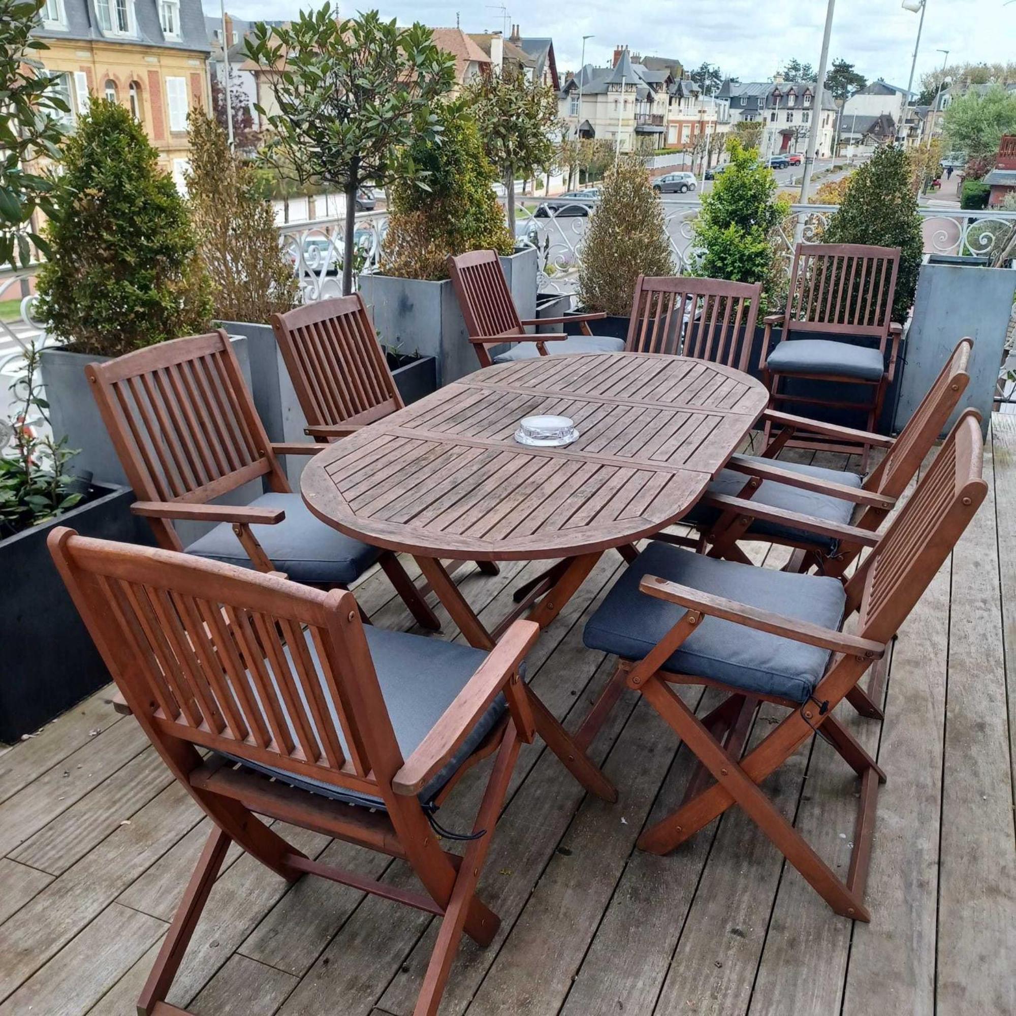 Luxurious 4 Bedroom Duplex, 200M From Place Morny Deauville Bagian luar foto