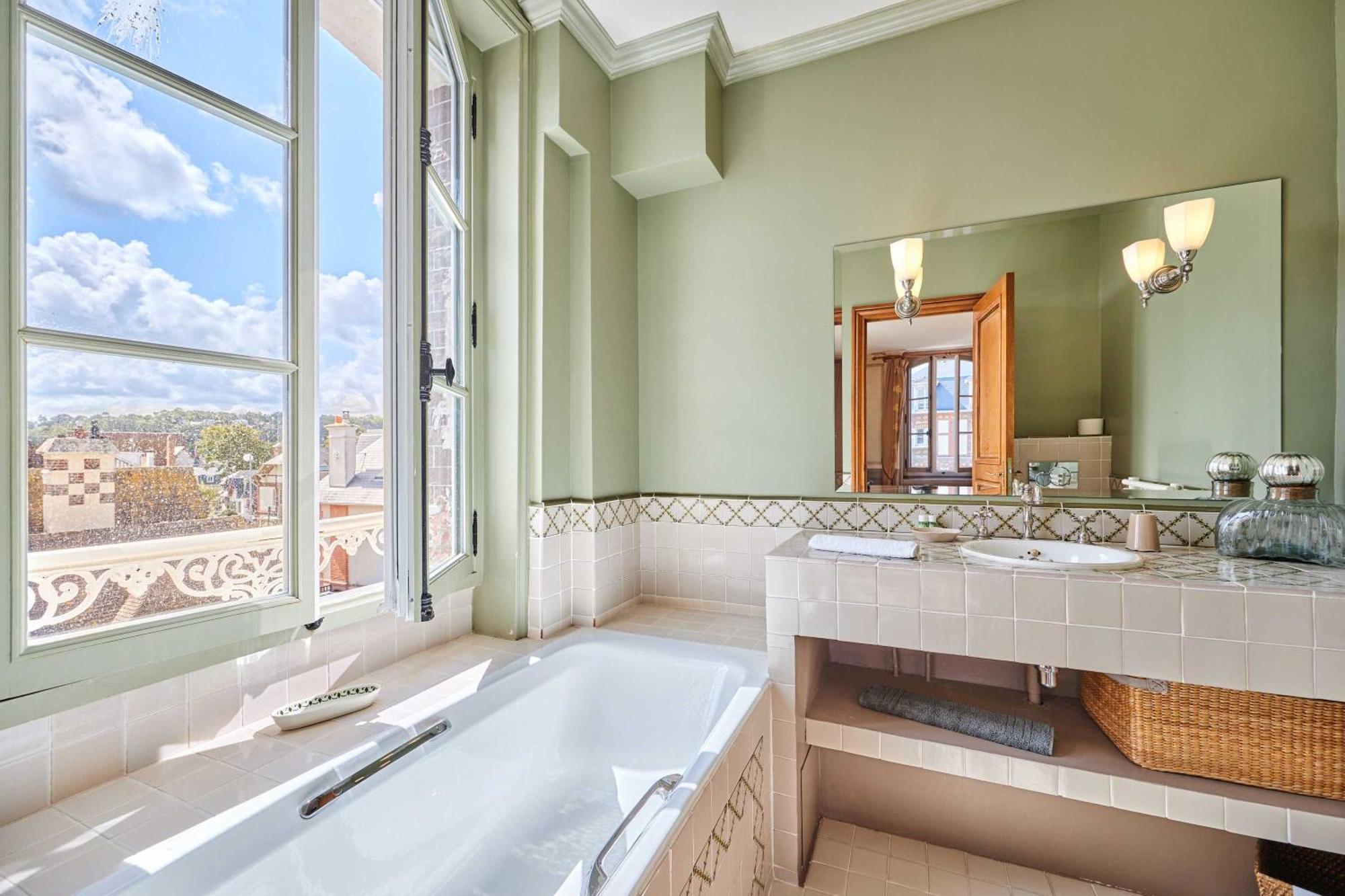 Luxurious 4 Bedroom Duplex, 200M From Place Morny Deauville Bagian luar foto